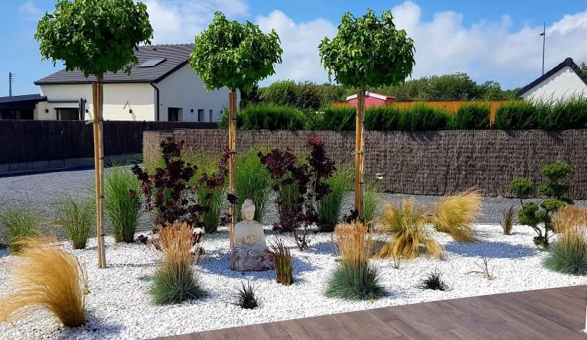 Jardin minéral planté d’arbres et de graminées sur la Côte d’Opale